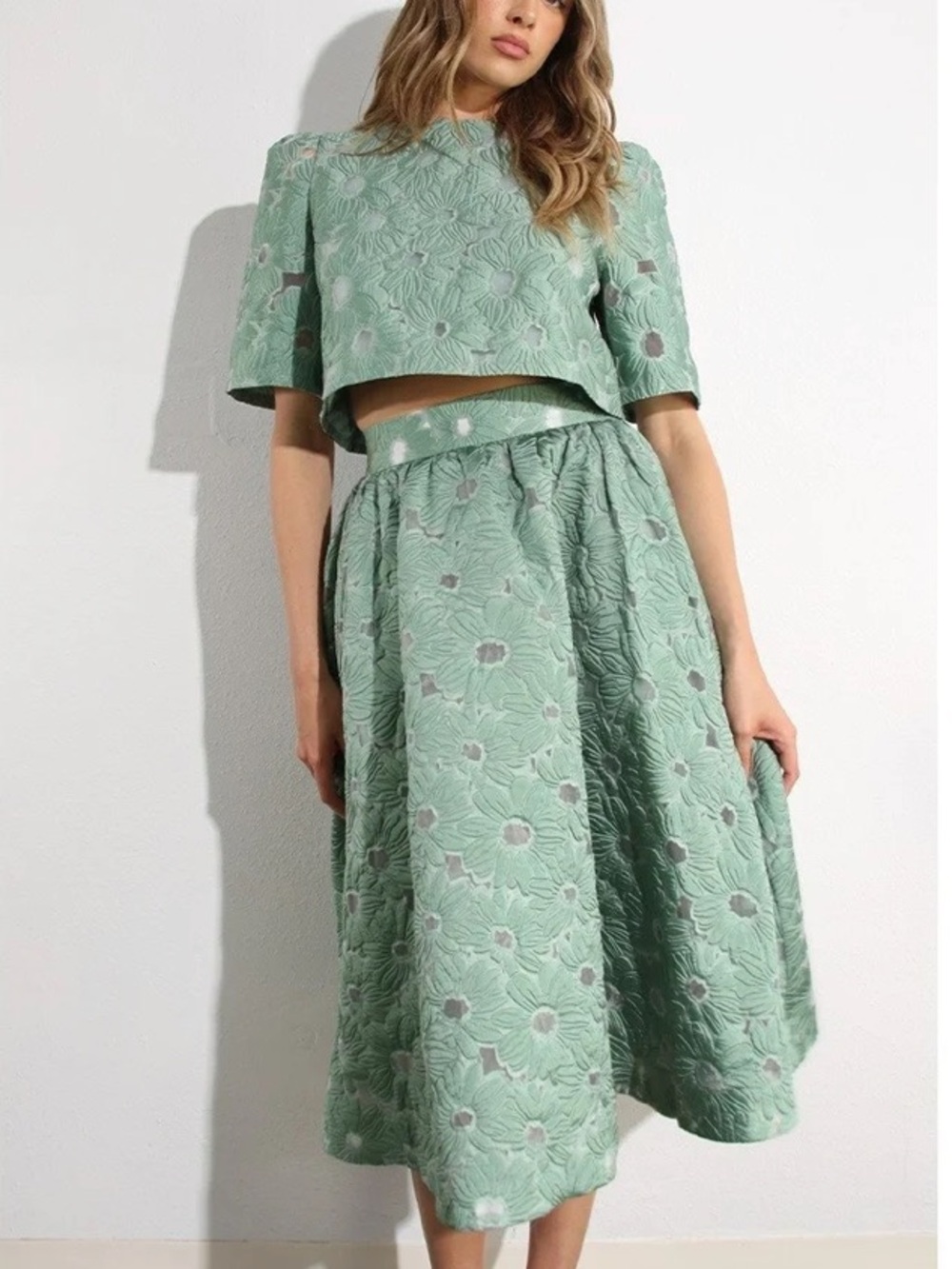 NWT Floral Embossed Crop Top & Skirt Set! Size M Gorgeous! - Picture 6 of 6